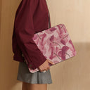 Tender Kiss - Laptop Sleeve 12
