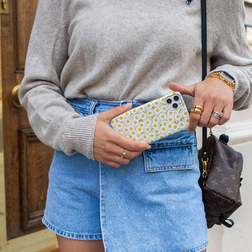 Pure Bliss - Daisy iPhone 14 Case 29